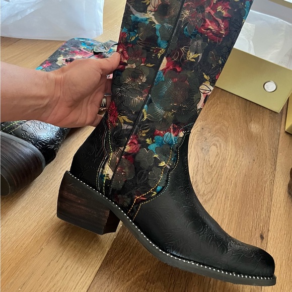 Custom design beautiful boots high quality so comfortable showstopper